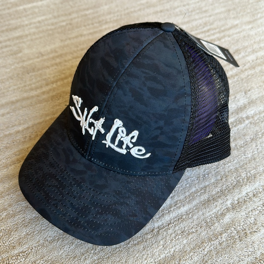 NWT Salt Life Men's Camox Mesh Hat Black Trucker Hat OSFM Skull and Hooks Camo